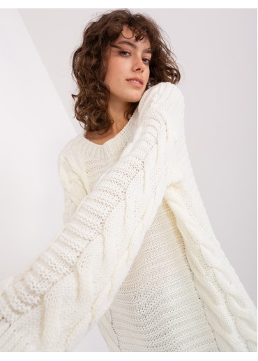 Smotanovo biely pletený pulóver
