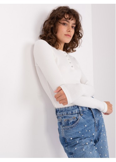 Smotanovo biele tričko s dlhým rukávom