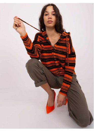 Oranžový sveter s kapucňou