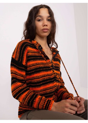 Oranžový sveter s kapucňou