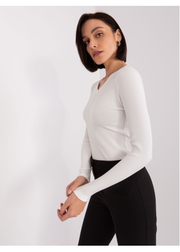 Smotanovo biele tričko s dlhým rukávom