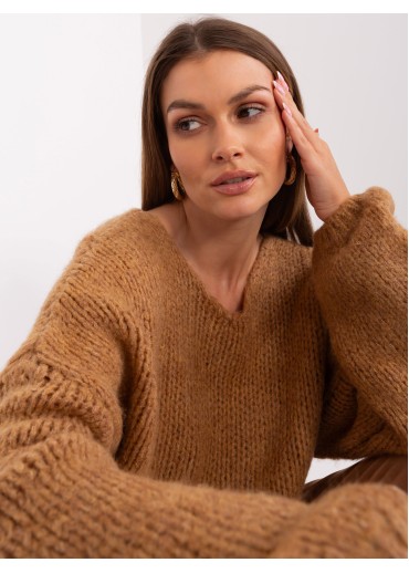 Hnedý pletený pulóver
