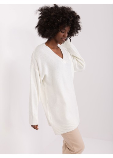 Smotanovo biely sveter