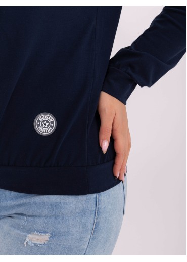 Tmavomodré tričko s dlhým rukávom