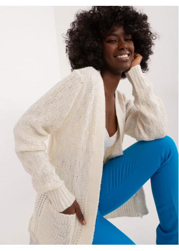 Smotanovo biely kardigán