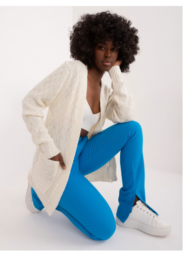 Smotanovo biely kardigán