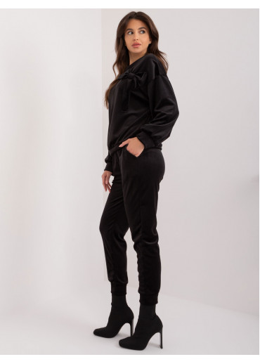 Čierna tepláková súprava