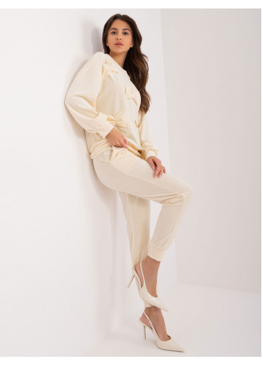 Smotanovo biela tepláková súprava