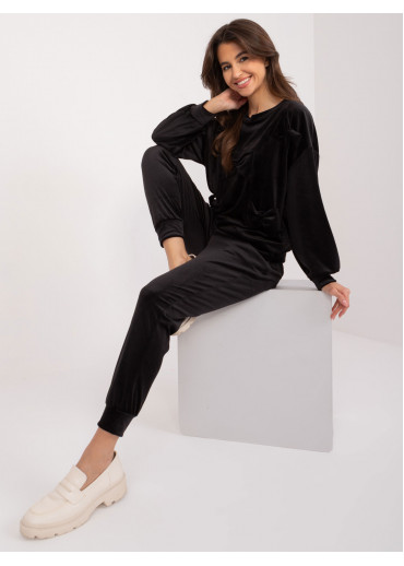 Čierna tepláková súprava