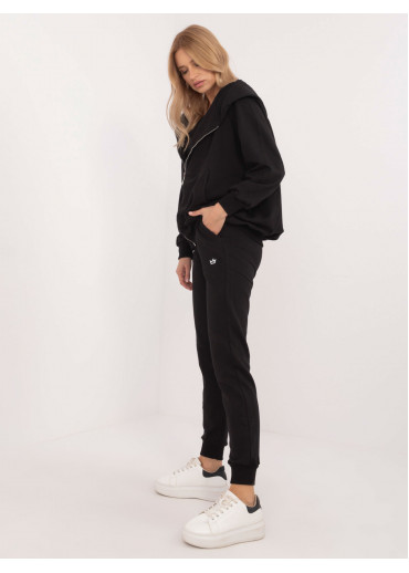 Čierna tepláková súprava