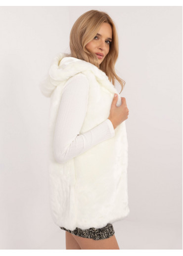 Smotanovo biela hebká vesta