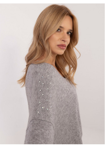 Sivý dámsky sveter s aplikáciou