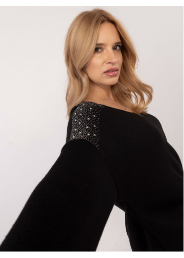 Čierny dámsky sveter s aplikáciou