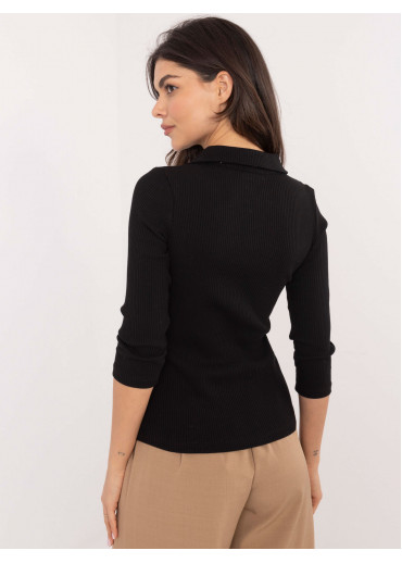 Čierne tričko s golierom