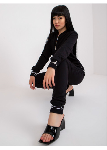 Čierna tepláková súprava