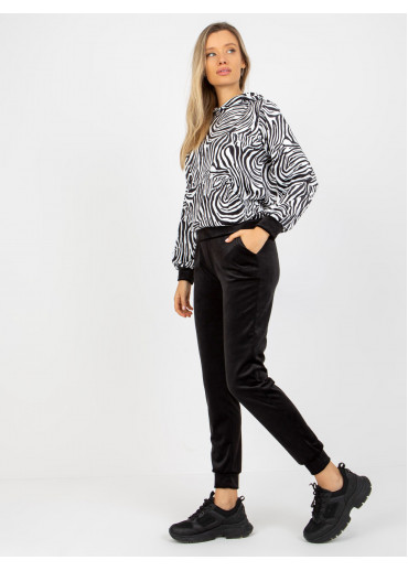 Čierna tepláková súprava