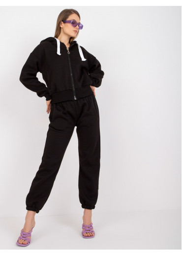 Čierna tepláková súprava