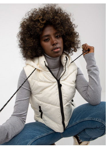 Smotanovo biela prešívaná vesta