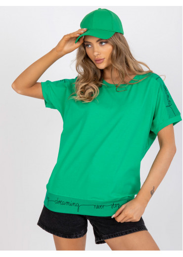 Tmavozelené tričko s nápisom