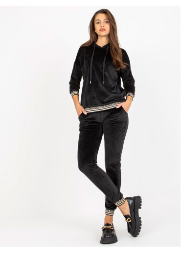 Čierna tepláková súprava