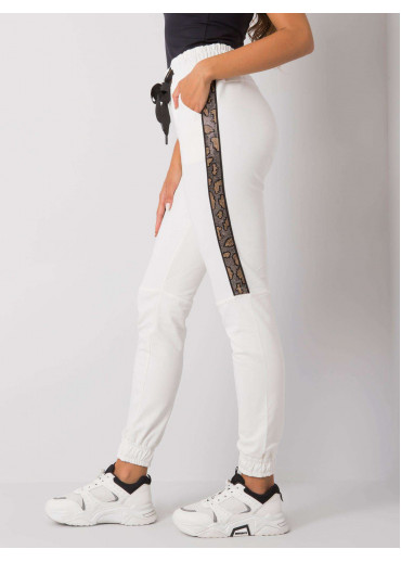 Smotanovo biele tepláky