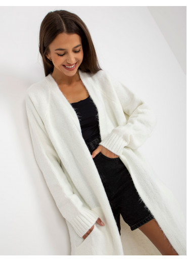 Smotanovo biely kardigán