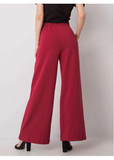 Bordovo červené rozšírené tepláky