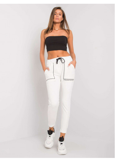 Smotanovo biele tepláky