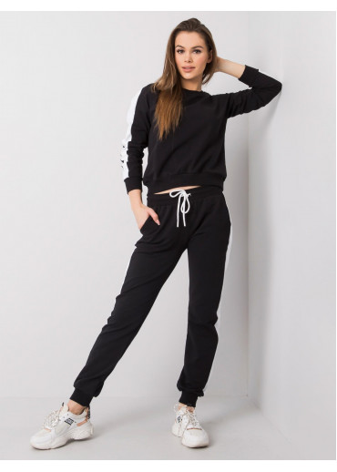 Čierna tepláková súprava