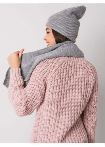 Sivý šál a čiapka komplet