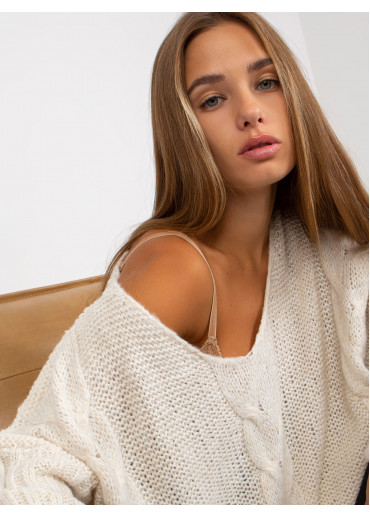 Smotanovo biely pulóver