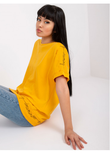 Žlté tričko s nápisom