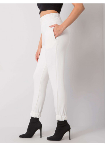 Smotanovo biele tepláky