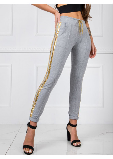 Sivé tepláky s lampasmi