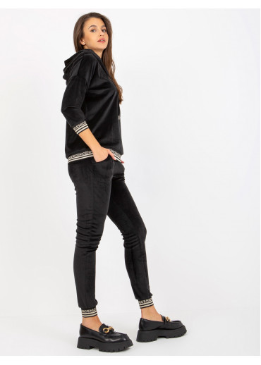 Čierna tepláková súprava