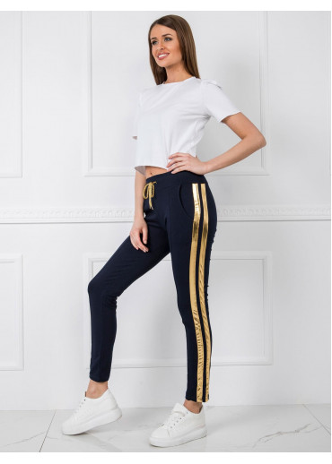 Tmavomodré tepláky s lampasmi