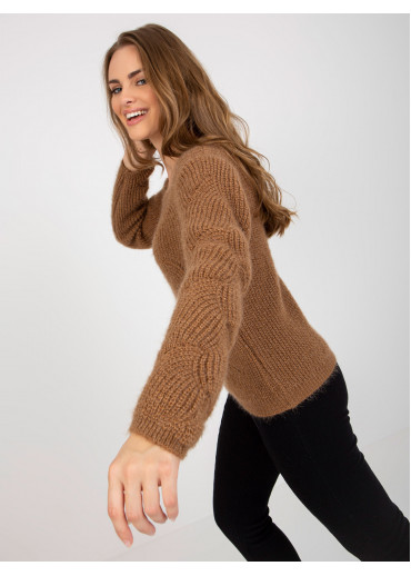 Hnedý pulóver