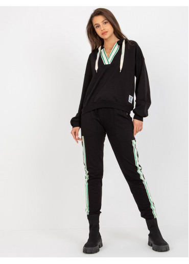 Čierna tepláková súprava