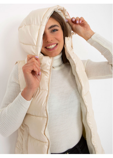 Smotanovo biela prešívaná vesta