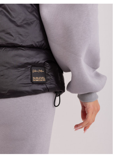 Čierna prešívaná vesta