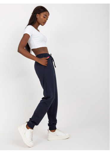 Tmavomodré tepláky