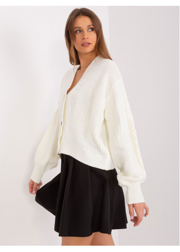 Smotanovo biely pletený sveter