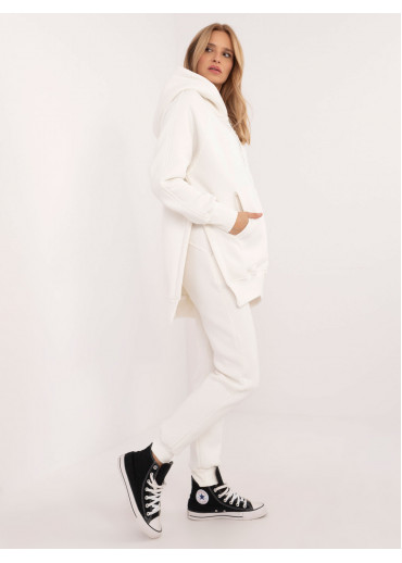 Smotanovo biela tepláková súprava