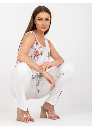 Biely kvetovaný top