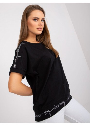 Čierne tričko s nápisom