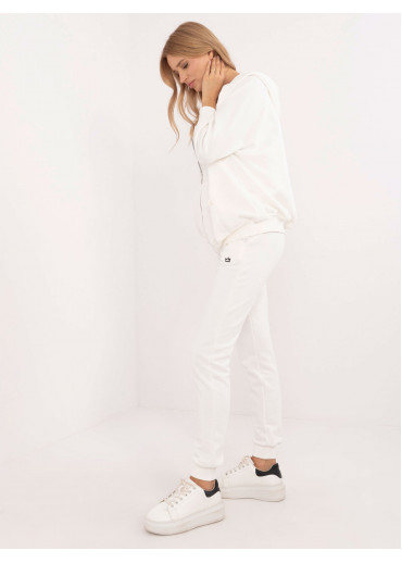 Smotanovo biela tepláková súprava