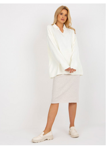 Smotanovo biely pulóver