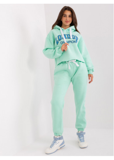 Smotanovo biela tepláková súprava