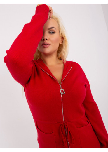 Červený sveter s kapucňou