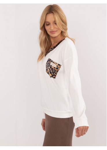 Smotanovo biele dámske tričko s dlhým rukávom
